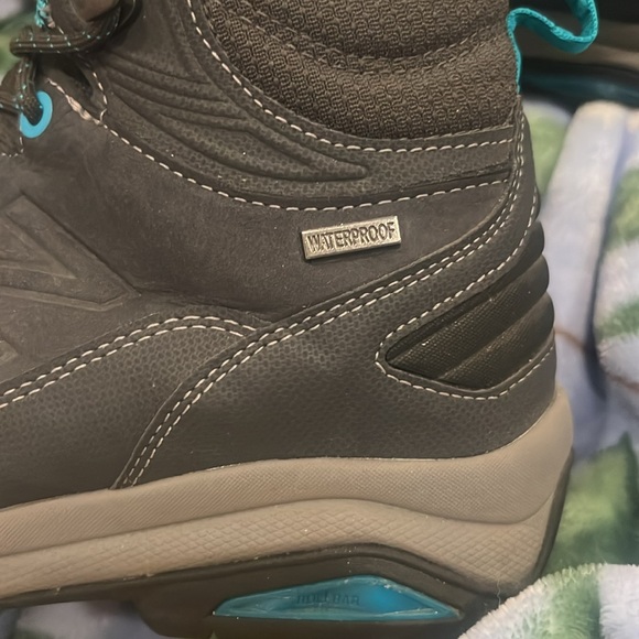 New Balance Women’s 1400 Waterproof Boots Size 6.5 - EUC - Picture 7 of 9